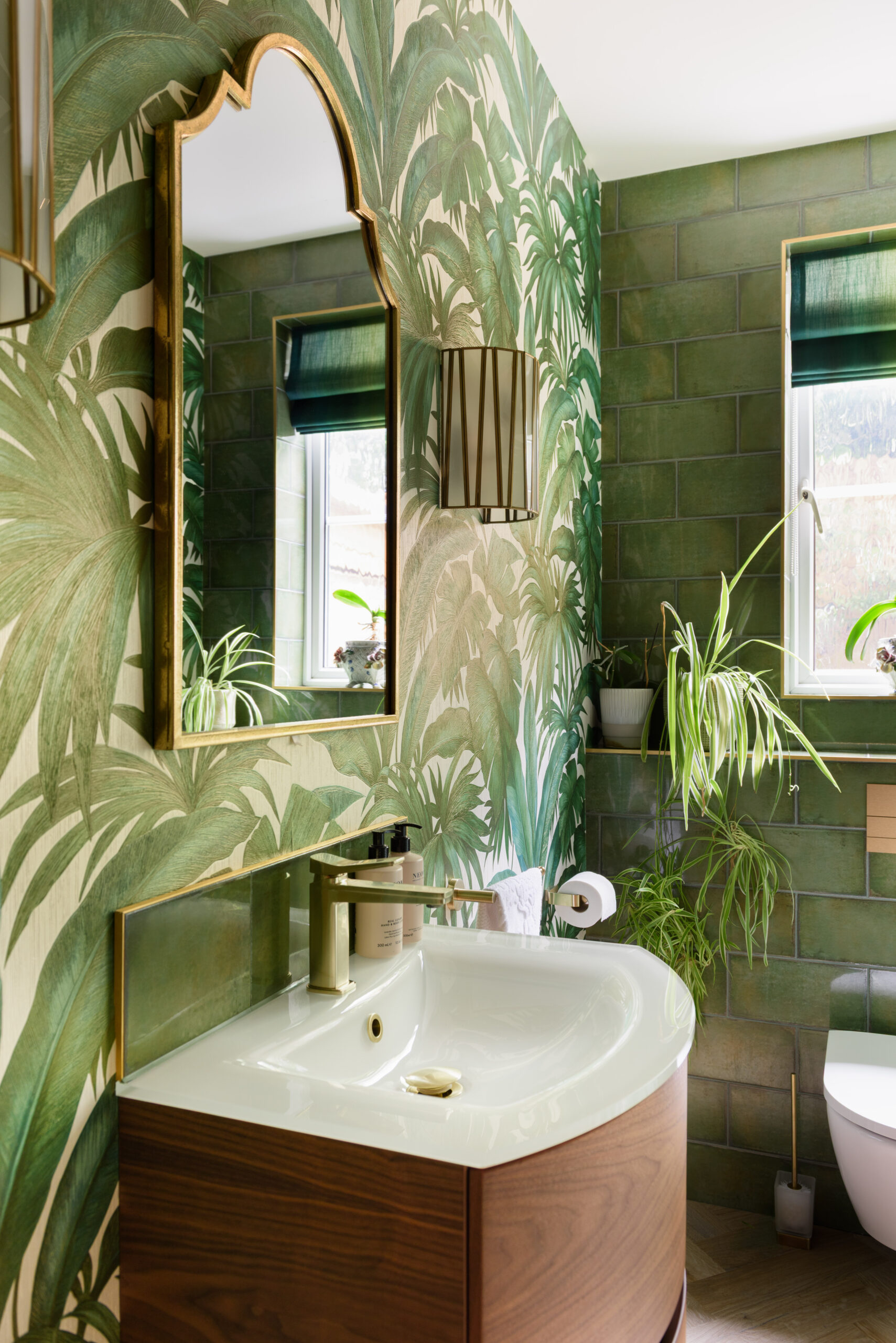 sophisticated ambient luxurious cloakroom design